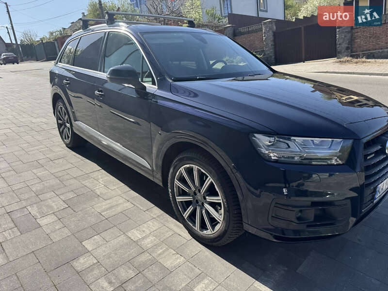 Внедорожник / Кроссовер Audi Q7 2017 в Киеве