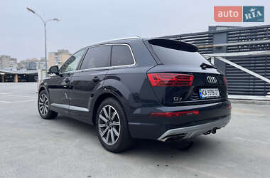Внедорожник / Кроссовер Audi Q7 2017 в 