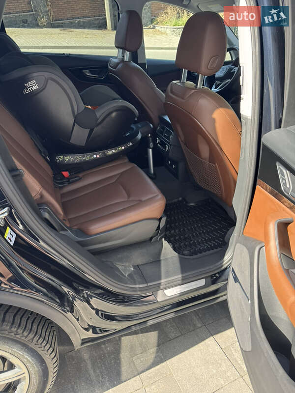 Внедорожник / Кроссовер Audi Q7 2017 в Киеве