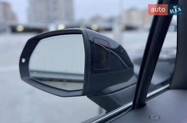 Внедорожник / Кроссовер Audi Q7 2017 в 