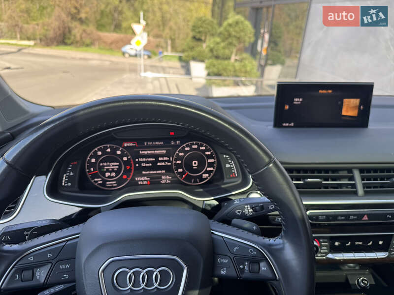Внедорожник / Кроссовер Audi Q7 2017 в Киеве