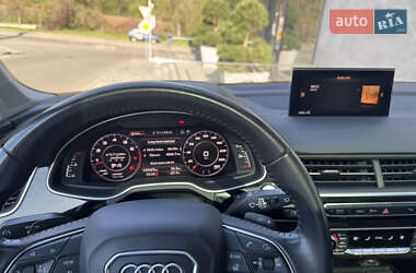 Позашляховик / Кросовер Audi Q7 2017 в 
