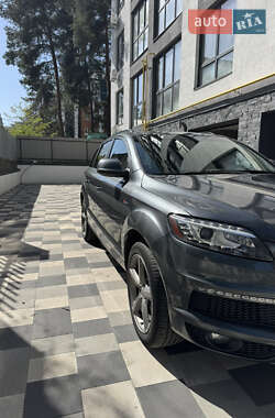 Позашляховик / Кросовер Audi Q7 2015 в 