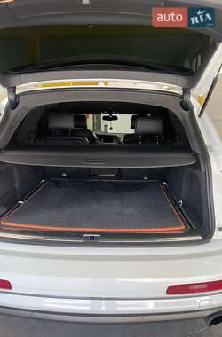 Внедорожник / Кроссовер Audi Q7 2013 в 