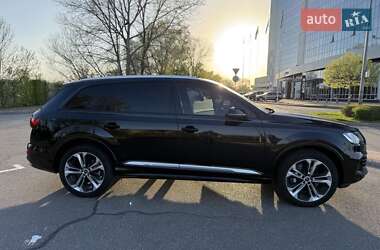 Внедорожник / Кроссовер Audi Q7 2020 в 