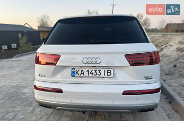 Внедорожник / Кроссовер Audi Q7 2017 в 