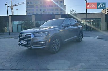 Позашляховик / Кросовер Audi Q7 2016 в 