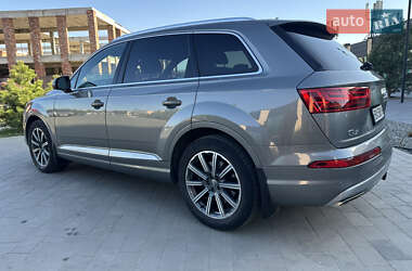Позашляховик / Кросовер Audi Q7 2016 в 