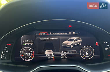 Внедорожник / Кроссовер Audi Q7 2015 в 