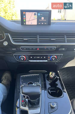 Внедорожник / Кроссовер Audi Q7 2015 в 