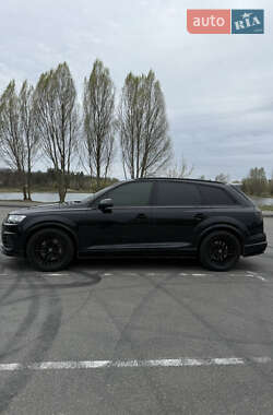 Позашляховик / Кросовер Audi Q7 2017 в 