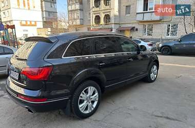 Внедорожник / Кроссовер Audi Q7 2012 в 