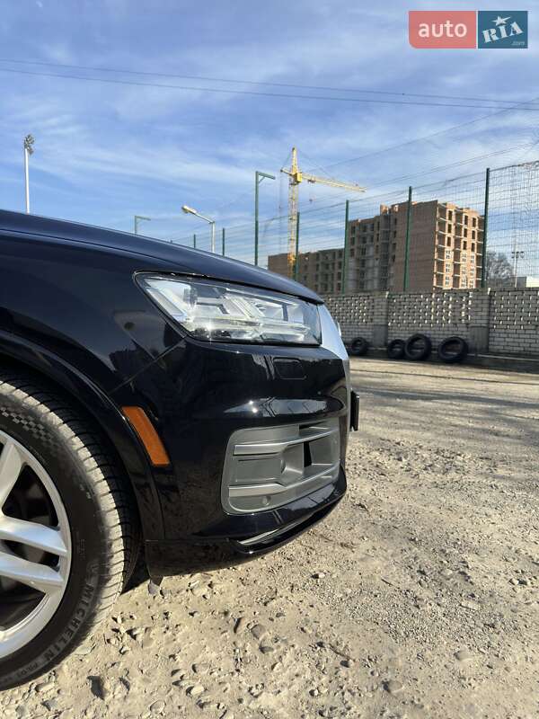 Внедорожник / Кроссовер Audi Q7 2017 в Черновцах