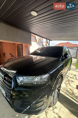 Внедорожник / Кроссовер Audi Q7 2015 в 