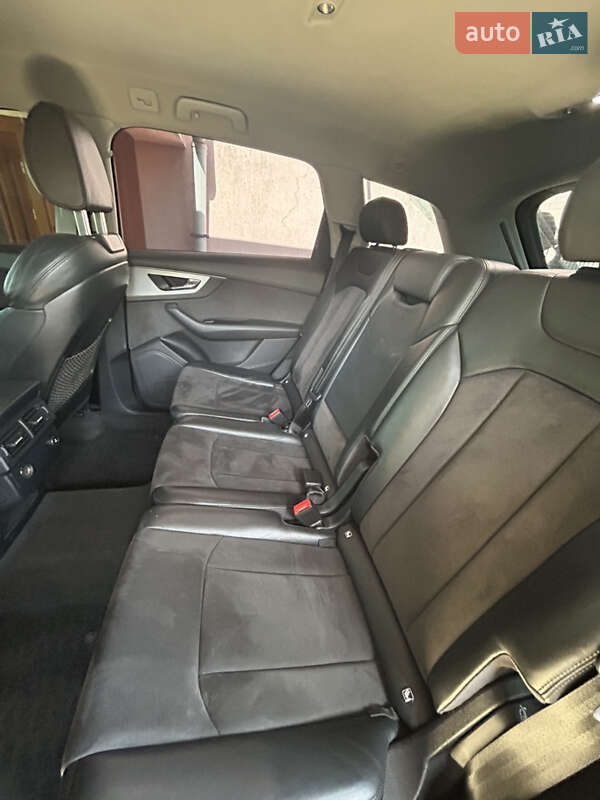 Внедорожник / Кроссовер Audi Q7 2015 в Виноградове