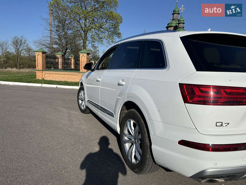 Позашляховик / Кросовер Audi Q7 2016 в Києві фото 14 Позашляховик / Кросовер Audi Q7 2016 в Києві