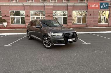Внедорожник / Кроссовер Audi Q7 2018 в 