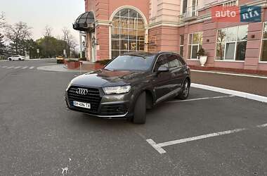 Внедорожник / Кроссовер Audi Q7 2018 в 
