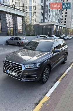 Внедорожник / Кроссовер Audi Q7 2018 в 