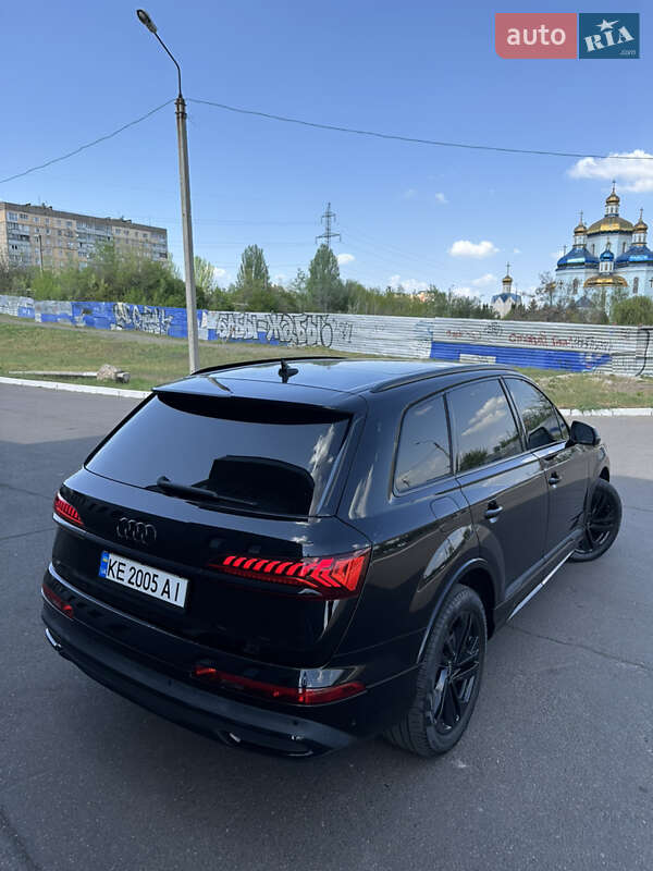 Внедорожник / Кроссовер Audi Q7 2020 в Кривом Роге