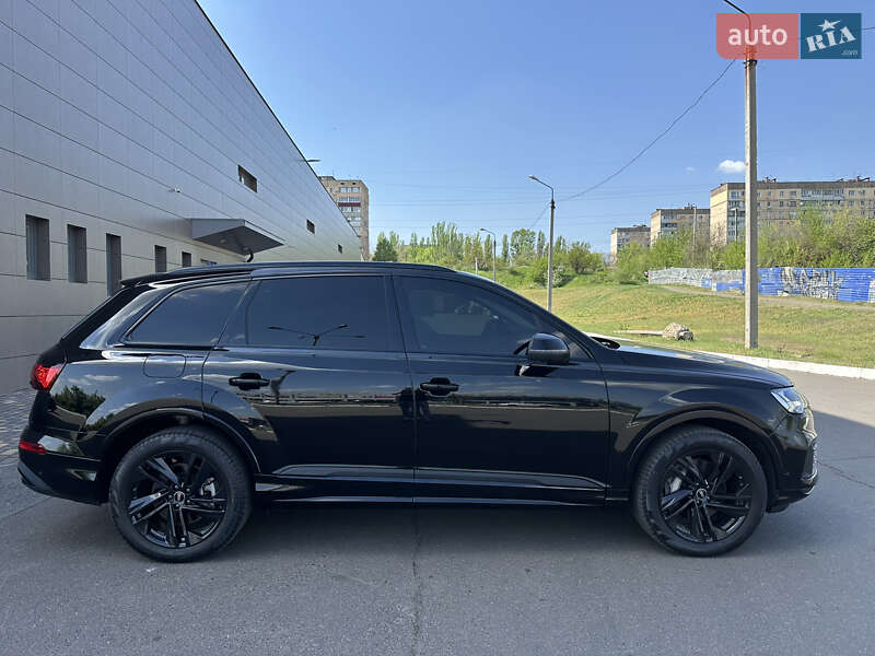 Внедорожник / Кроссовер Audi Q7 2020 в Кривом Роге