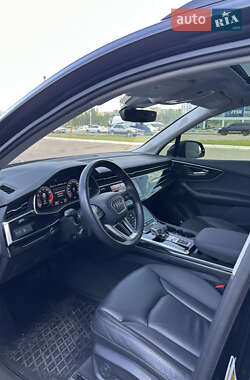 Внедорожник / Кроссовер Audi Q7 2020 в 
