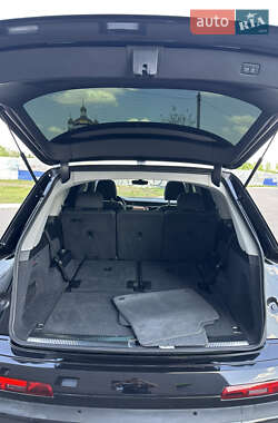 Внедорожник / Кроссовер Audi Q7 2020 в 