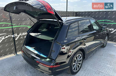 Внедорожник / Кроссовер Audi Q7 2016 в 