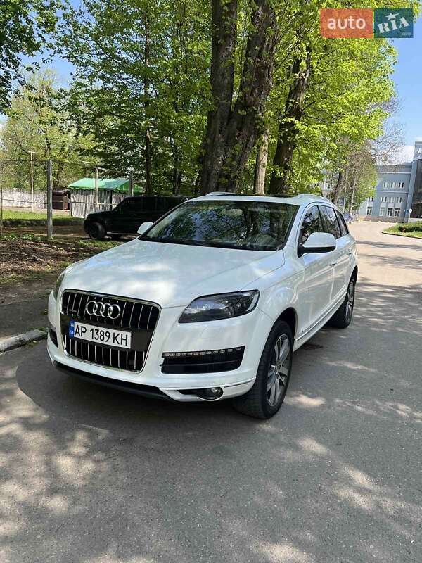 Внедорожник / Кроссовер Audi Q7 2013 в 