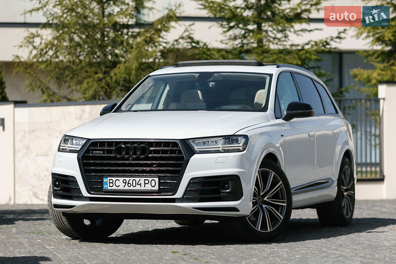 Внедорожник / Кроссовер Audi Q7 2017 в 