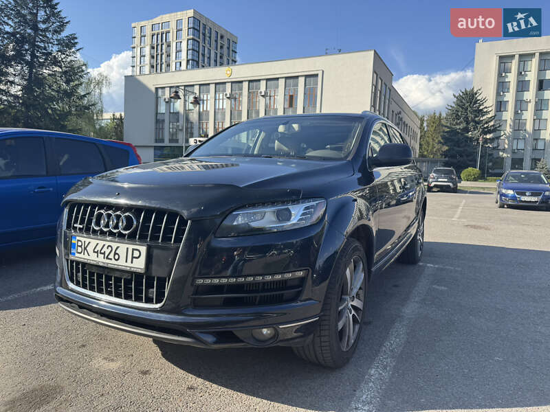 Внедорожник / Кроссовер Audi Q7 2012 в 
