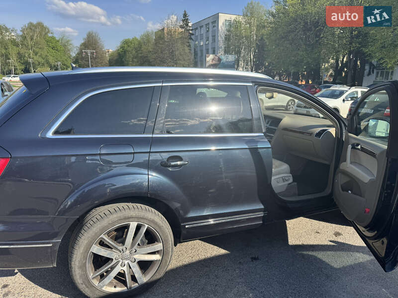 Позашляховик / Кросовер Audi Q7 2012 в Рівному