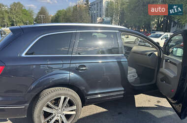 Внедорожник / Кроссовер Audi Q7 2012 в 