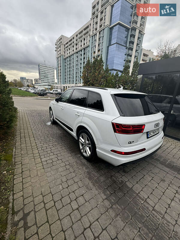 Позашляховик / Кросовер Audi Q7 2017 в Львові