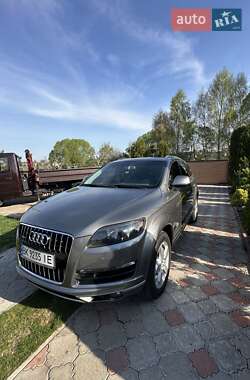 Внедорожник / Кроссовер Audi Q7 2011 в 