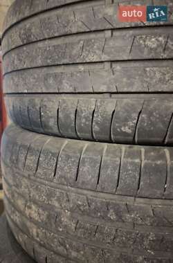 Внедорожник / Кроссовер Audi Q7 2011 в 