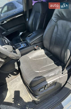 Внедорожник / Кроссовер Audi Q7 2013 в 