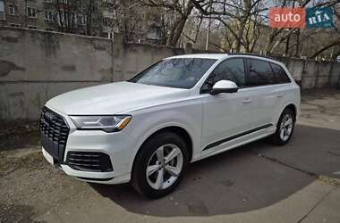 Внедорожник / Кроссовер Audi Q7 2020 в 