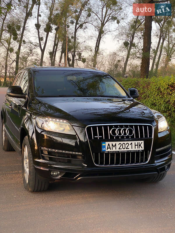 Внедорожник / Кроссовер Audi Q7 2013 в Киеве