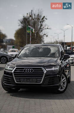 Позашляховик / Кросовер Audi Q7 2015 в 