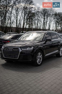 Позашляховик / Кросовер Audi Q7 2015 в 