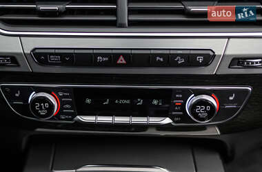 Позашляховик / Кросовер Audi Q7 2015 в 