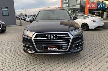 Внедорожник / Кроссовер Audi Q7 2016 в 