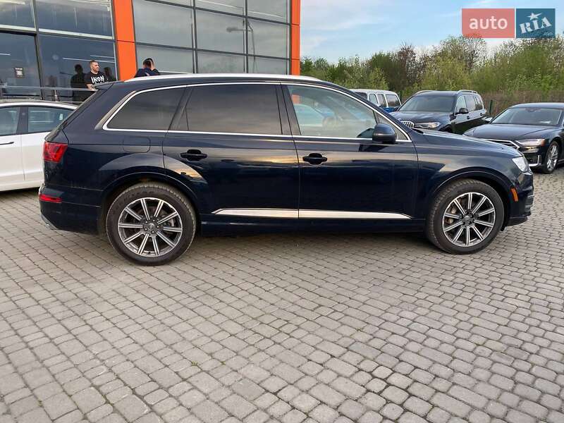 Позашляховик / Кросовер Audi Q7 2016 в Львові