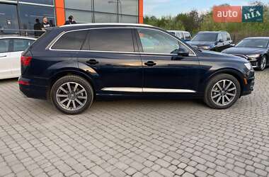 Внедорожник / Кроссовер Audi Q7 2016 в 