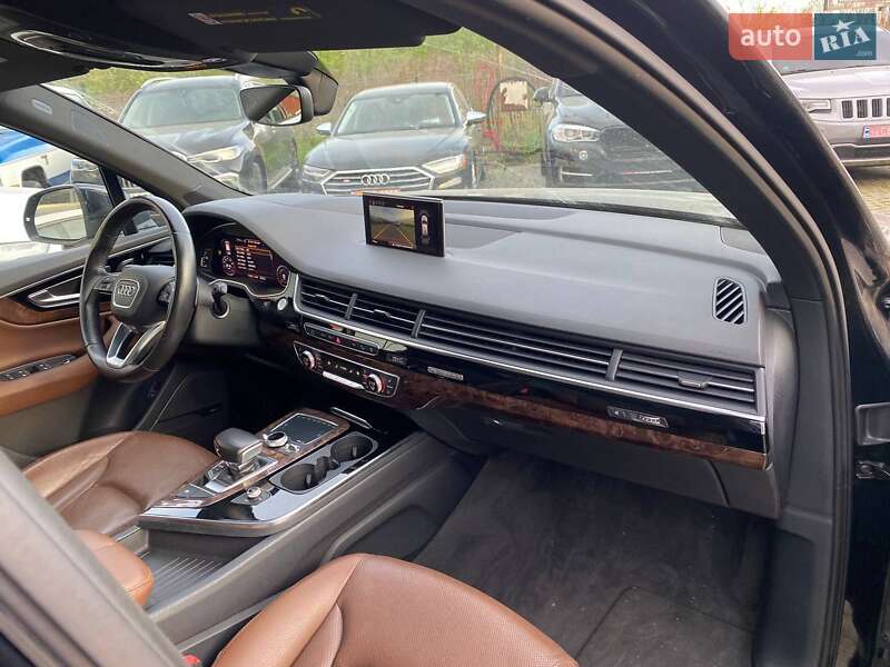 Позашляховик / Кросовер Audi Q7 2016 в Львові