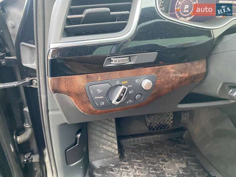 Позашляховик / Кросовер Audi Q7 2016 в Львові