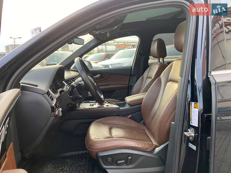 Позашляховик / Кросовер Audi Q7 2016 в Львові