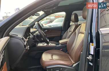 Внедорожник / Кроссовер Audi Q7 2016 в 