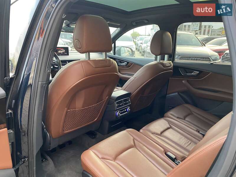 Позашляховик / Кросовер Audi Q7 2016 в Львові